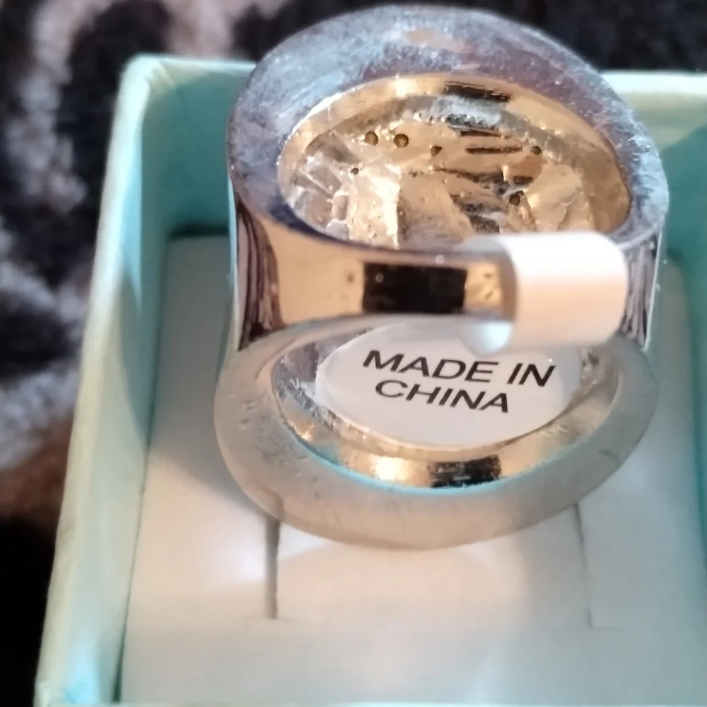 Ring - Picture 3 of 4